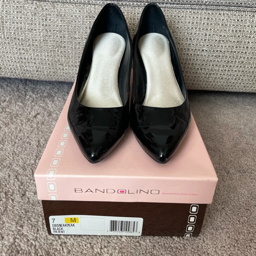Beautiful Bandolino Black Patent Pumps, 3” heel
